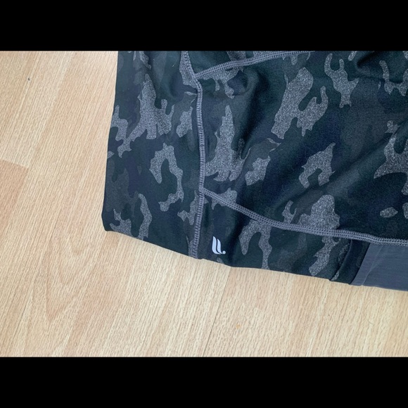 Fabletics high waisted camo leggings with pockets - Picture 11 of 13